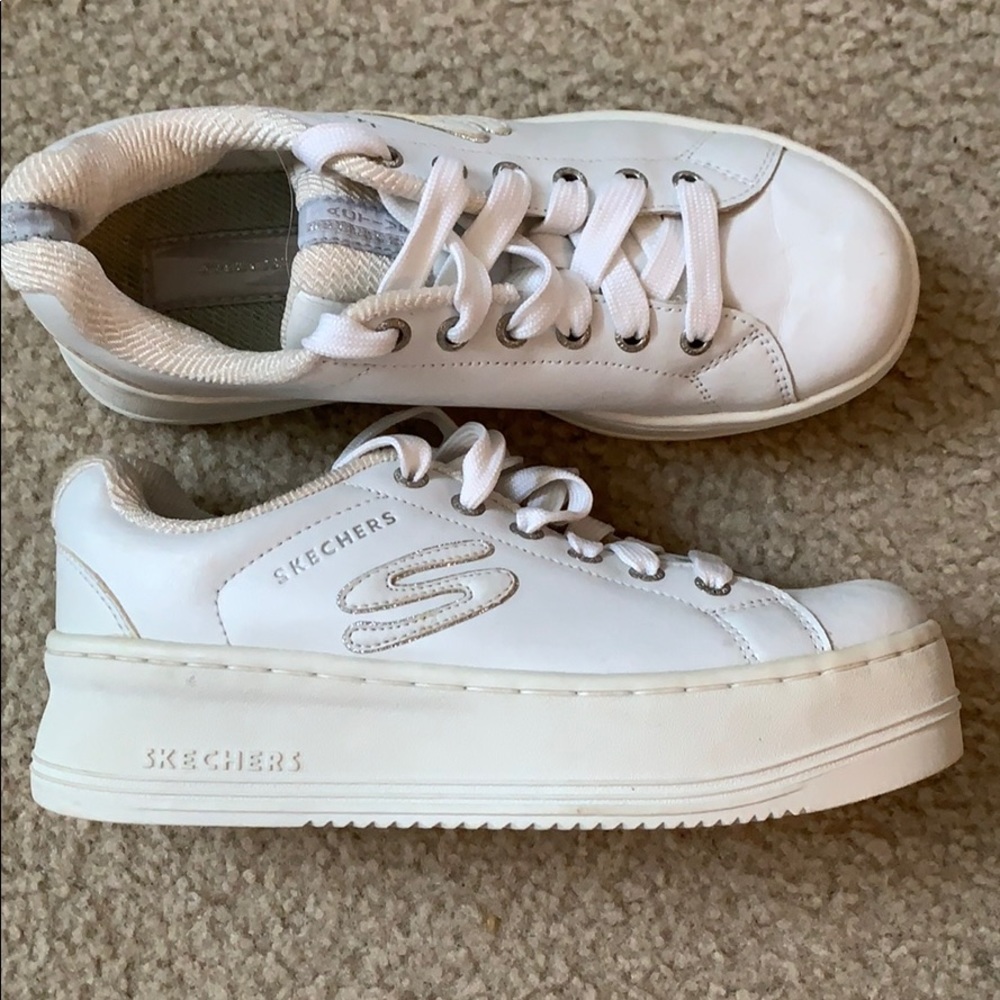 SKECHERS
